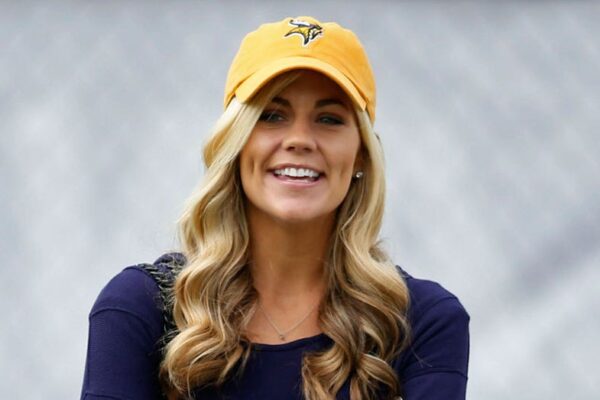 전 ESPN 방송인, 여성 스포츠에 대한 남성의 참여에 대한 견해를 명확히 하다: '우리는 이것이 말도 안 된다는 것을 인지하고 있습니다.'