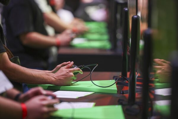 Electronic Arts, 550억 달러 상당의 투자 컨소시엄에 인수, 비상장 기업으로 탈바꿈
