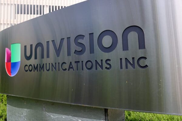Univision과 Google YouTube의 정치적 갈등, 삭제 위기 임박