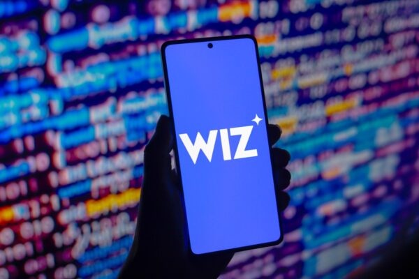 Wiz의 최고 기술 책임자인 Ami Luttwak은 인공지능이 사이버 공격 환경을 어떻게 혁신하고 있는지에 대해 논의합니다.
