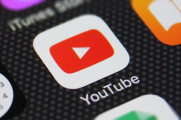 YouTube에서는 이제 동영상 종료 시 추천 팝업을 가릴 수 있습니다.