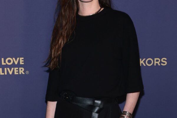 Anne Hathaway Steps Out With Husband Adam Shulman for Rare Red Carpet Appearance