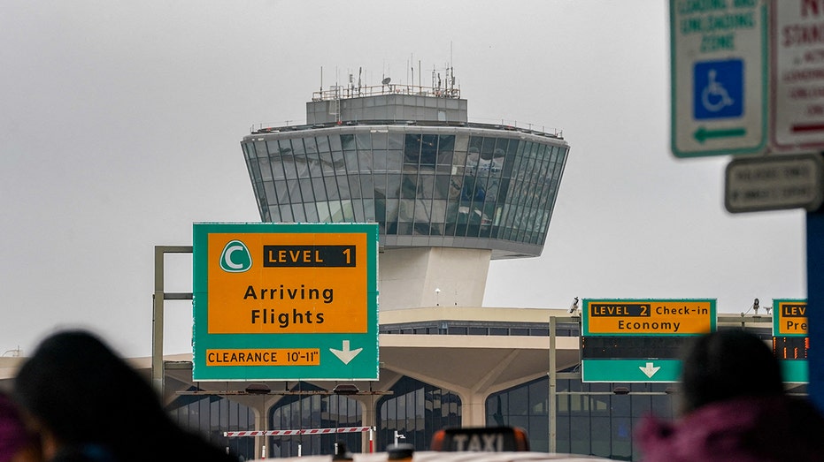 미국 주요 공항들, 정부 폐쇄에 따른 지상 통제 및 항공편 운항 지연 발생