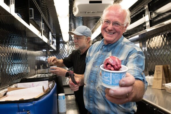 벤 앤 제리스 공동 창업자, 유니레버가 아이스크림 회사가 '팔레스타인을 지지하는 풍미'를 출시하는 것을 '저지했다'고 언급