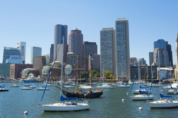 보스턴시, 급등하는 식료품 물가 해결 위해 시 직영 식료품점 검토: 보고서