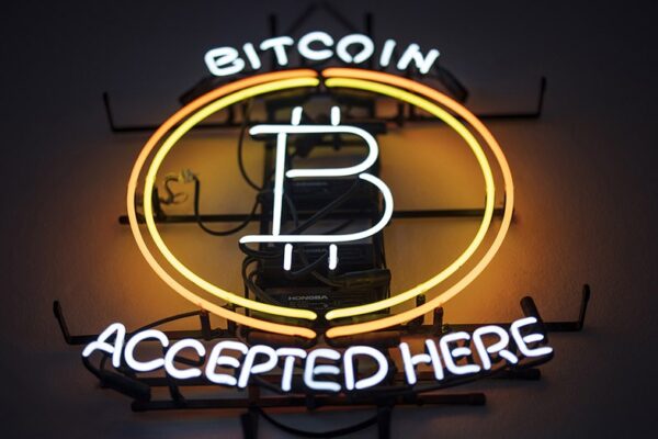 암호화폐 시장, 대규모 손실 발생 후 안정세 징후 포착