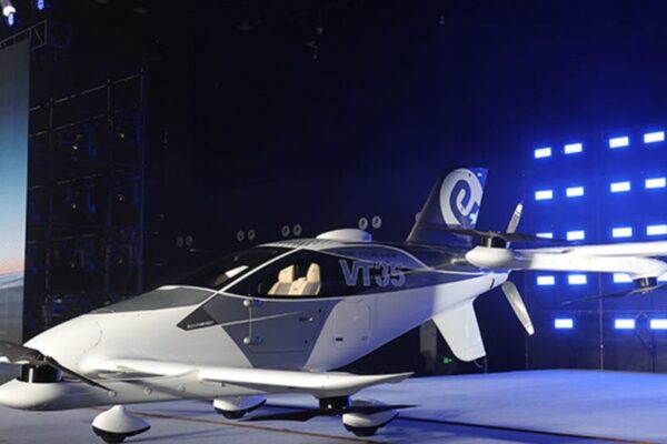 중국 기업이 100마일 주행이 가능한 자율 비행 택시를 선보였습니다.