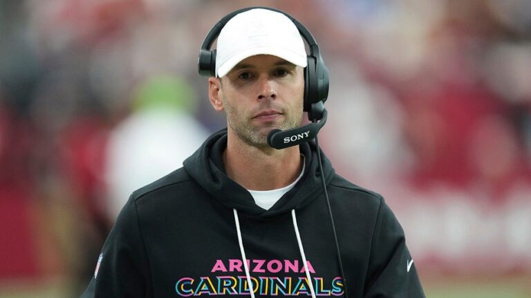 카디널스의 조너선 개넌, 펌블 실수 이후 러닝백 향해 거침없이 비판