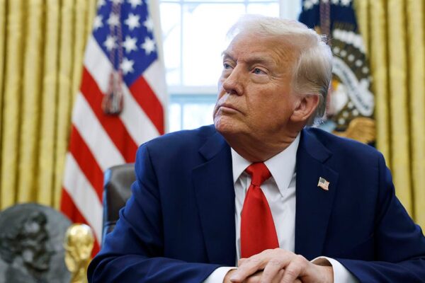 트럼프, '가짜' 로널드 레이건 관세 광고 때문에 캐나다 무역 회담 종료: '터무니없다'