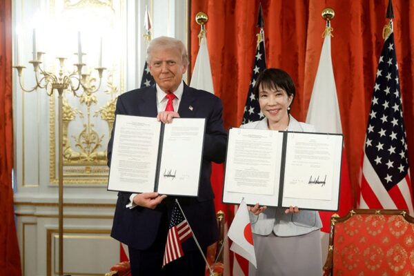 트럼프, 일본 최초 여성 총리와 회담, 희토류 및 핵심 광물 공급 계약 체결