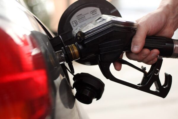 휘발유 가격, 미국 전역에서 비용이 지속적으로 낮아지면서 3달러 밑으로 내려갈 가능성 있어: 보고서