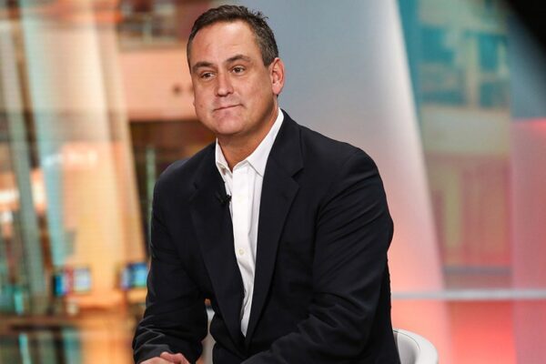 LendingTree의 설립자이자 CEO인 55세의 나이에 주말 ATV 사고로 갑작스럽게 세상을 떠났습니다.