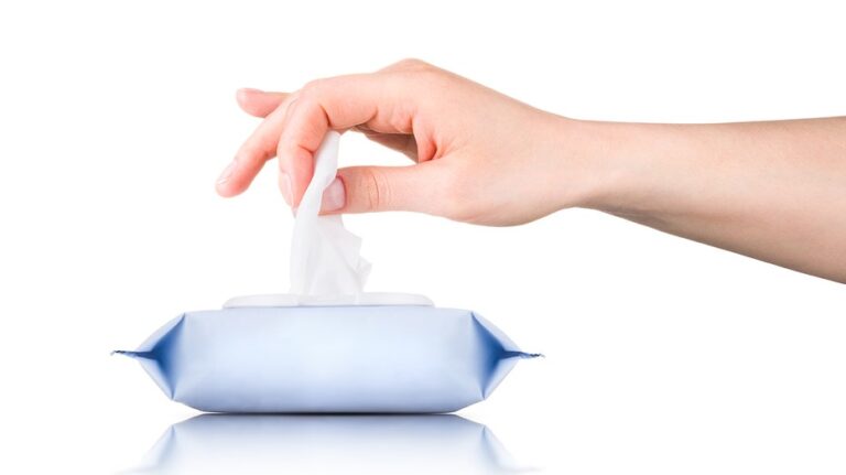 Neutrogena 화장품 티슈, 제품 검사 중 세균 발견으로 4개 주에서 회수