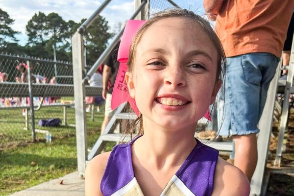 Alabama teenager strikes dog to rescue 9-year-old girl from attack.