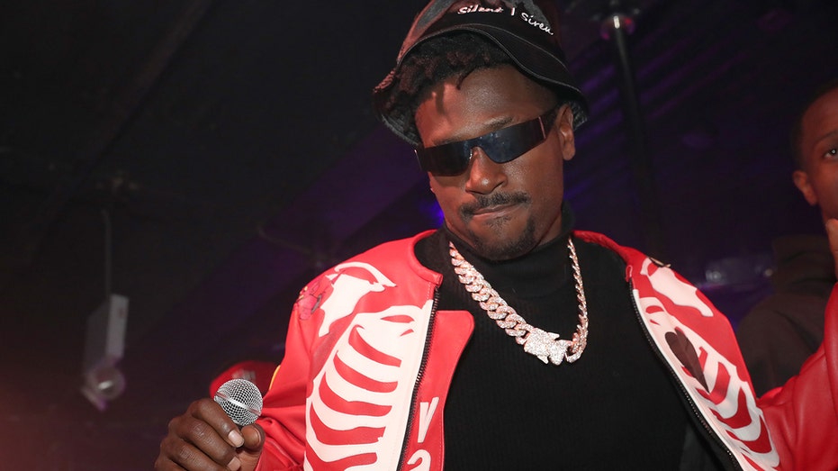 Antonio Brown enters not guilty plea for attempted murder charge in Miami