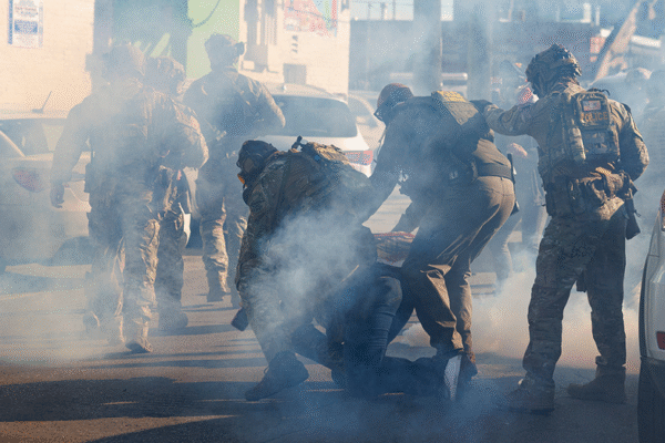 Appeals court halts directive restricting Chicago immigration agents' use of force.