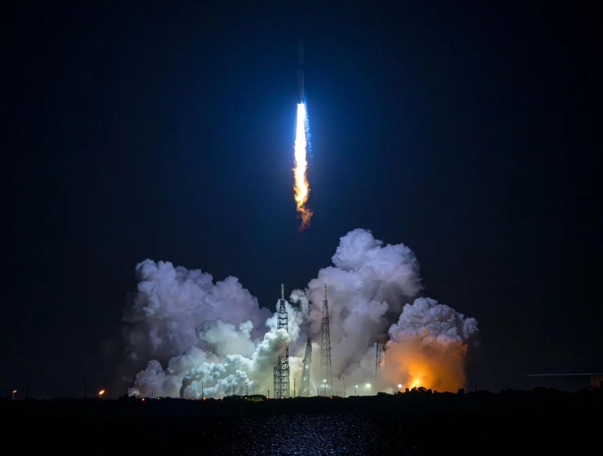 Blue Origin is targeting November 9 for the second liftoff of its New Glenn heavy-lift rocket.