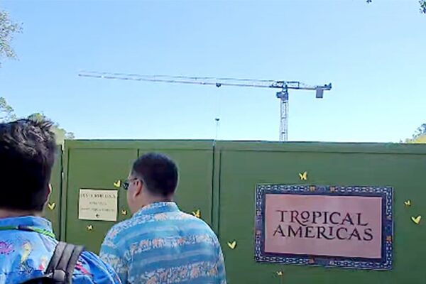 디즈니, 대대적인 변화를 맞이한 공원에서 새로운 쇼 선보여