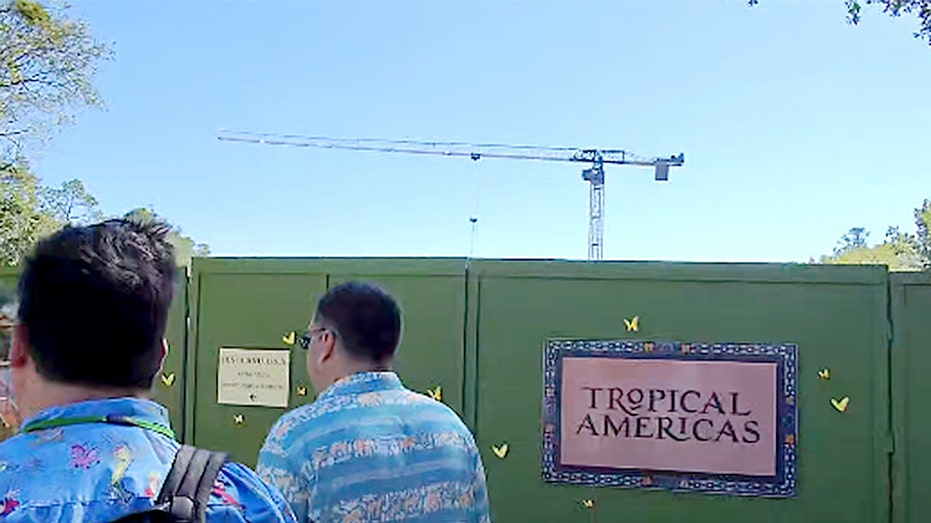 디즈니, 대대적인 변화를 맞이한 공원에서 새로운 쇼 선보여