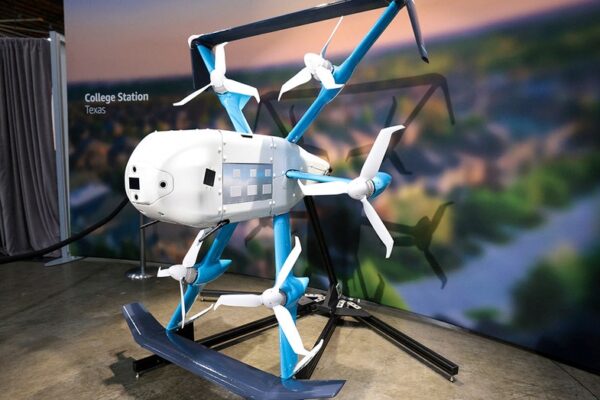 아마존 배송 드론, 인터넷 케이블 충돌로 FAA 조사 시작