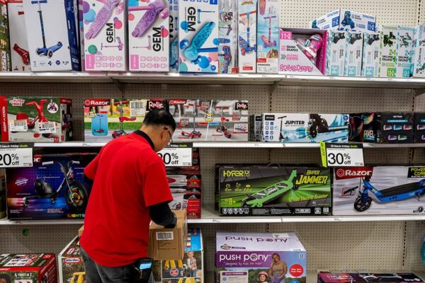 엄청난 할인이 추수감사절 온라인 소비 기록을 이끌었습니다.