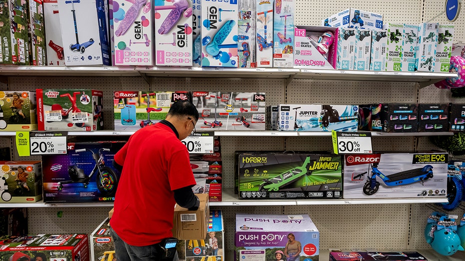 엄청난 할인이 추수감사절 온라인 소비 기록을 이끌었습니다.