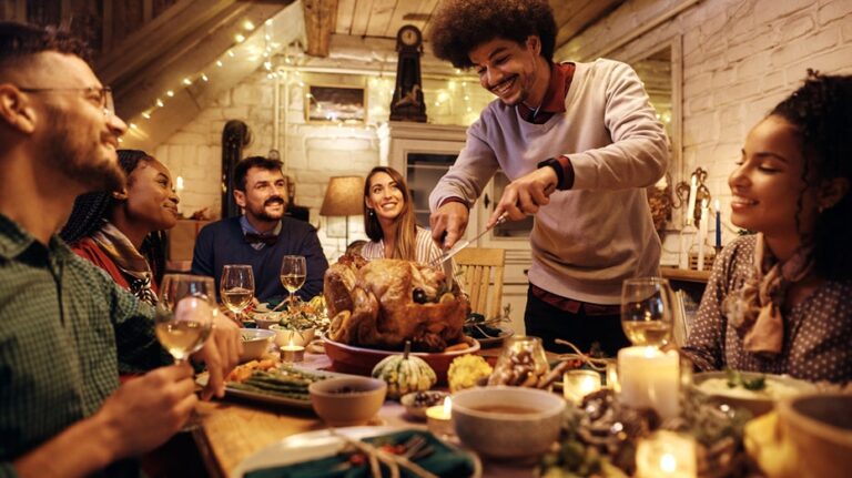 추수감사절을 주최할 수 있는지 여부가 현재 미국 전역에서 주택 구매 선택에 영향을 주고 있습니다.