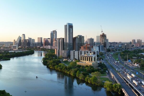 텍사스, 소득세 부재 확정으로 기업하기 좋은 환경 입증