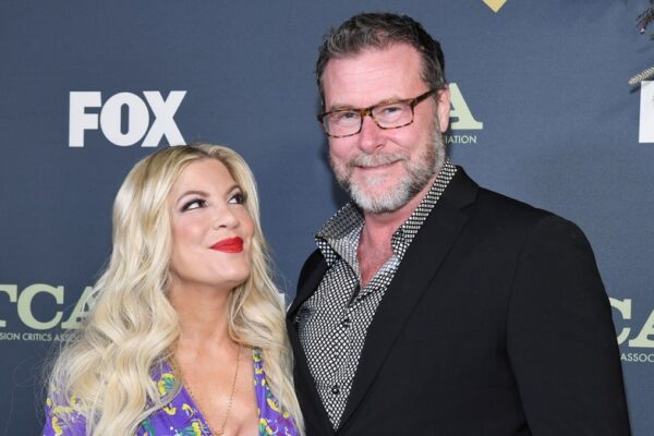 토리 스펠링과 딘 맥더모트의 이혼 합의서 내용이 공개되었으며, 여기에는 170만 달러에 달하는 미납 세금 및 부채 정보가 포함되어 있습니다.