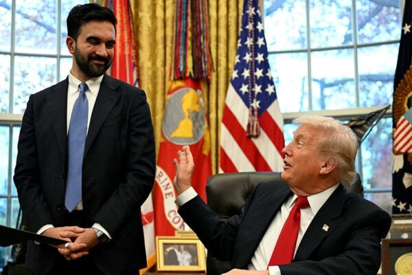 트럼프와 뉴욕시의 신임 사회주의 성향 시장이 Con Edison에 요금 인하를 압박하며 주가 하락을 초래했다.