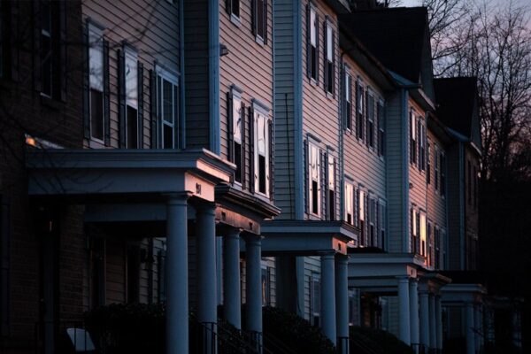 현재 모기지론을 받기에 좋은 시점일까요? 아니면 12월까지 기다리는 것이 나을까요?