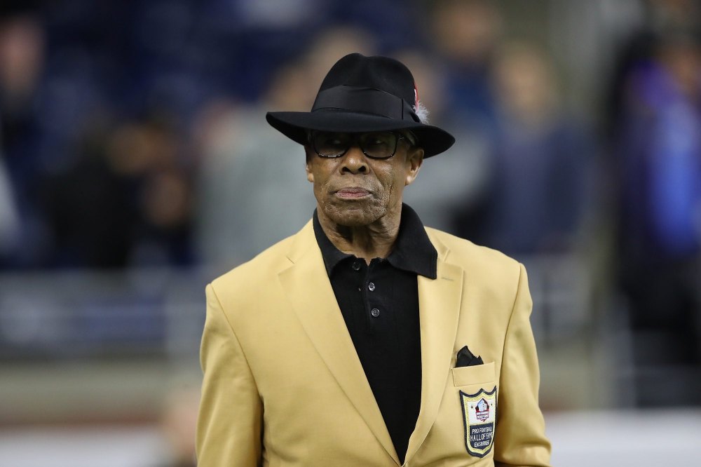 Hall of Fame in Football Issues Apology After Incorrectly Reporting Demise of NFL Legend