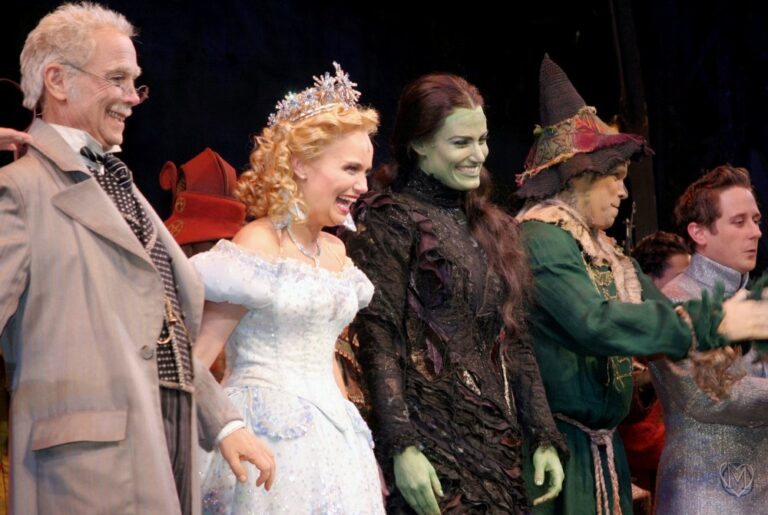 Kristin Chenoweth Responds to Claims of a Feud With Idina Menzel