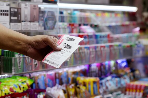 Mega Millions 당첨금이 9억 달러까지 상승하다