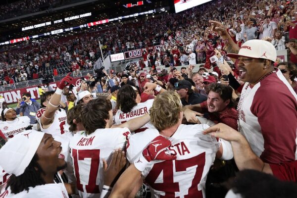 Oklahoma triumphs over Alabama, sustaining playoff aspirations.