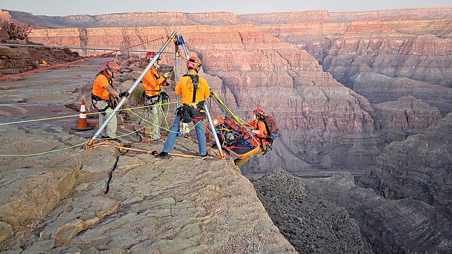 Sheriff's office reports man's death at Grand Canyon; he fell over 100 feet after slipping over the edge.