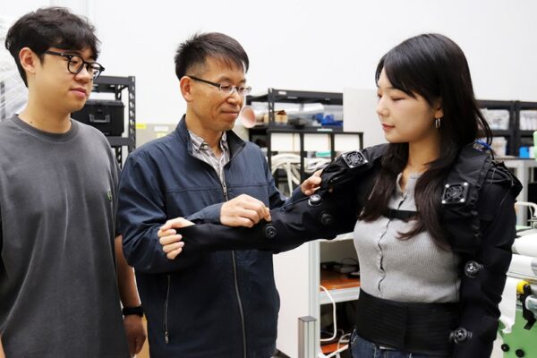 Smart fabric muscles might revolutionize human movement.