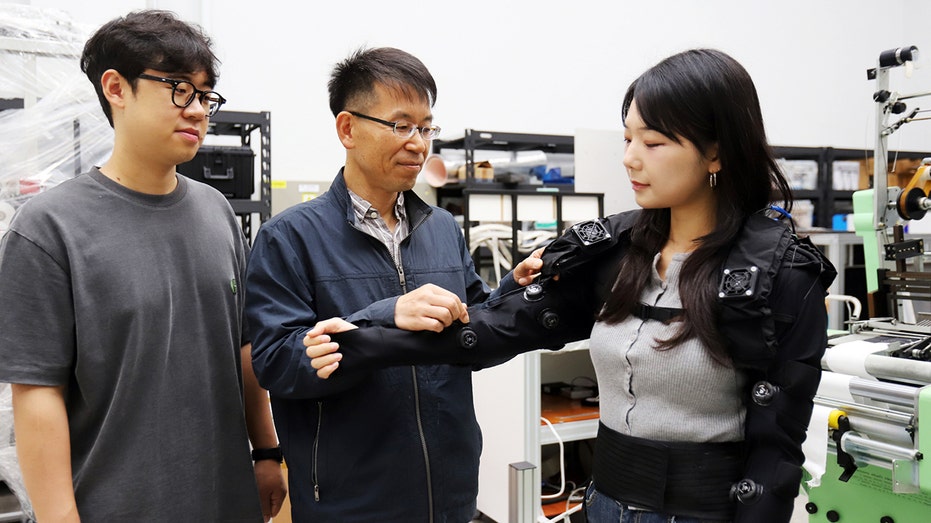 Smart fabric muscles might revolutionize human movement.