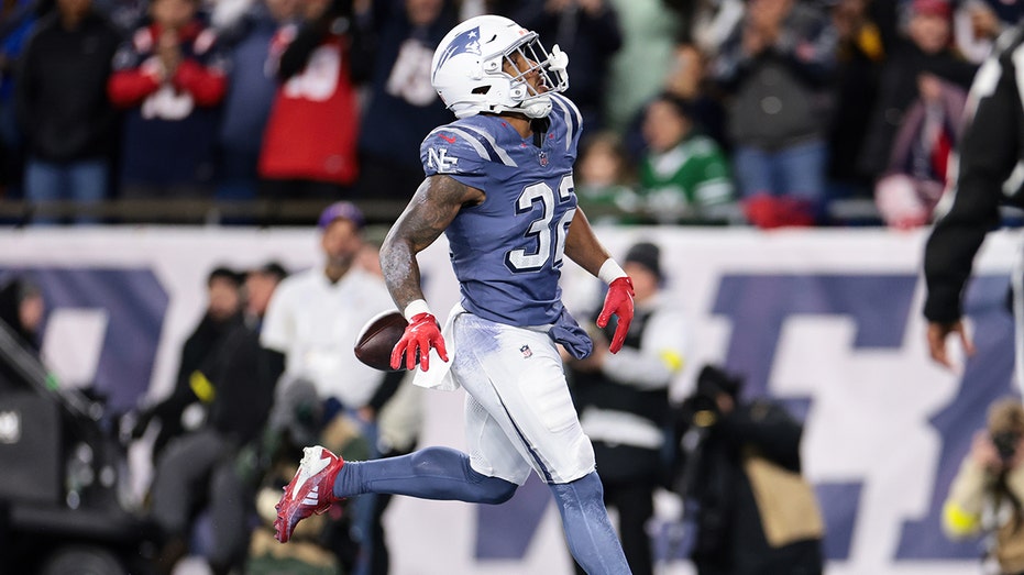 The Patriots overcame their AFC East foe, the Jets, in their home stadium, powered by TreVeyon Henderson's impressive 3-touchdown performance.