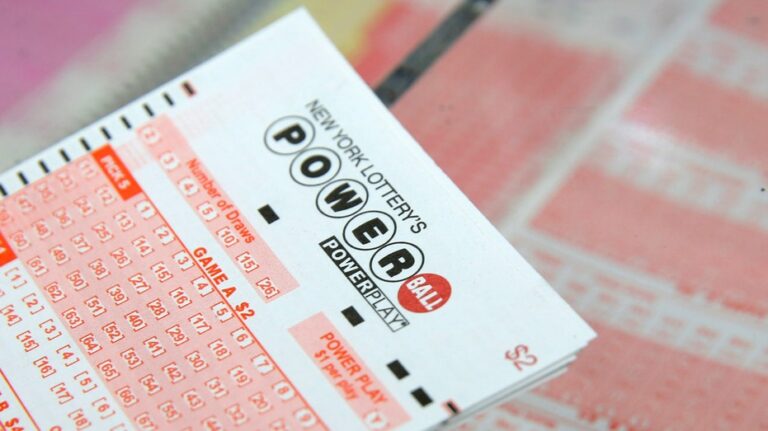 $1.8B Powerball jackpot won on Christmas Eve in Arkansas