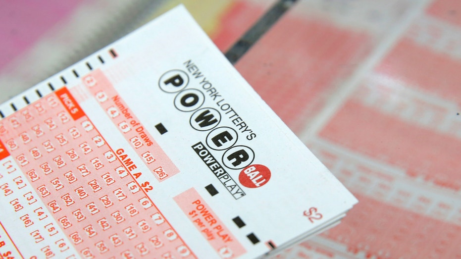 $1.8B Powerball jackpot won on Christmas Eve in Arkansas