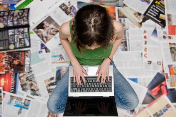 A study reveals that 84% of American teenagers hold negative views of the news media, labeling it 'fake' and 'biased.'