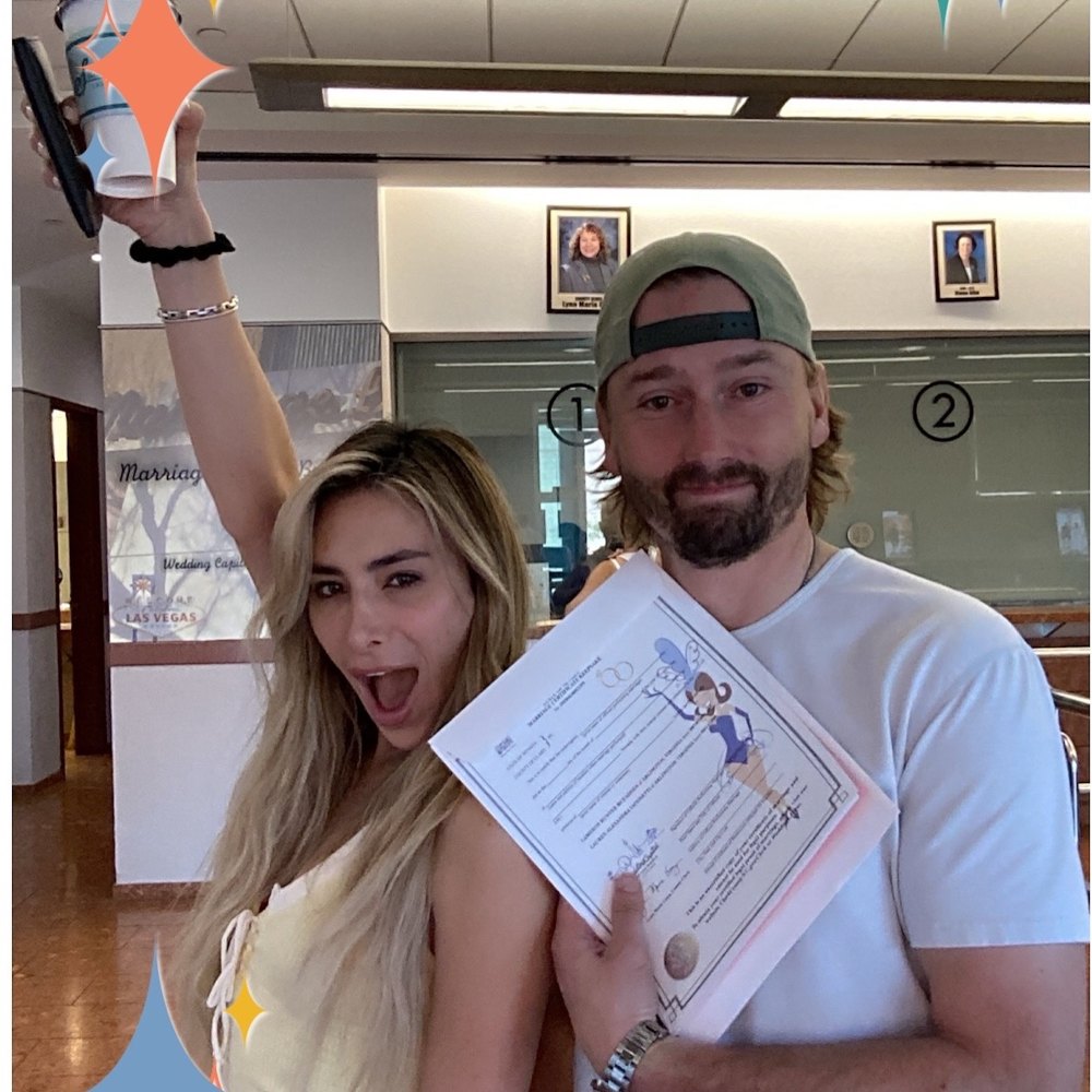 Bachelor Nation’s Ashley Iaconetti Shares Sister Lauren’s Pregnancy News