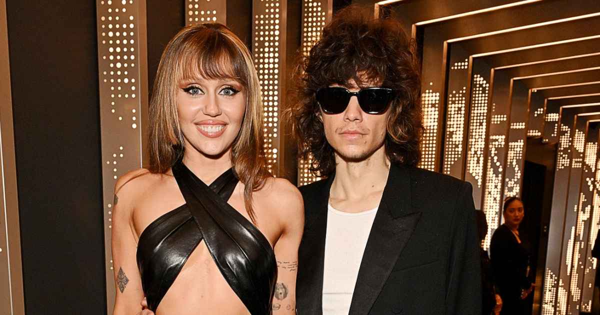 마일리 사이러스와 그녀의 약혼자 맥스 모란도 간의 관계 연대기