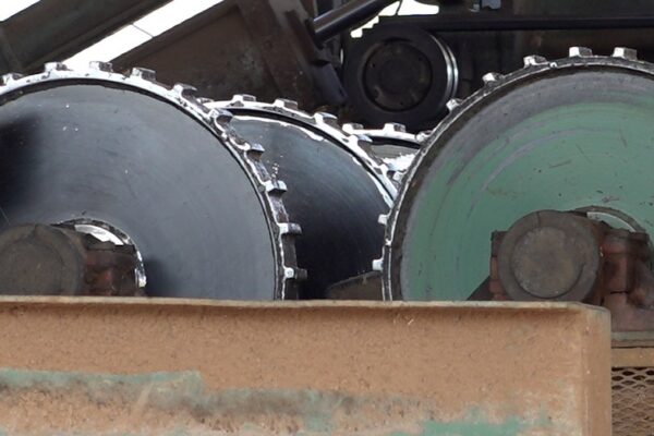 미국 제재소, 관세와 수요 약세로 인한 업계 압박 심화 속 폐쇄 가능성 경고