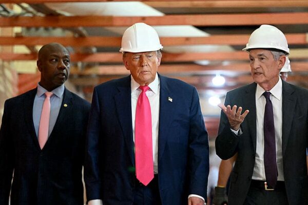 최고 상원 은행 책임자는 트럼프가 연준 의장으로 선택한 사람을 지지할 것인지에 대한 의사를 표명합니다.