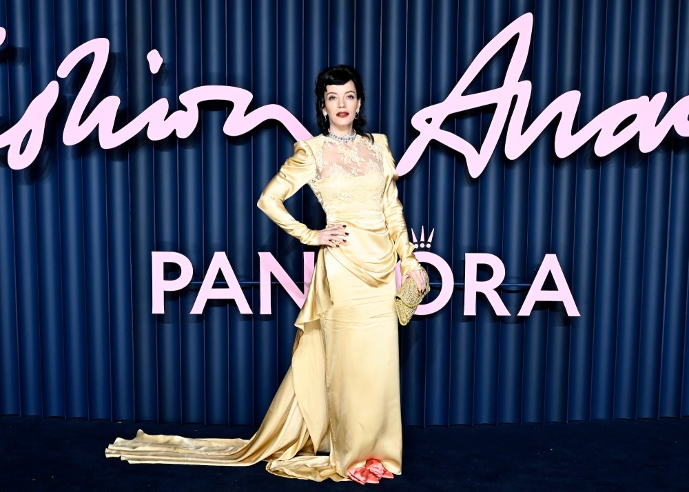 Lily Allen Brings Out Dakota Johnson as ‘Madeline’ on ‘SNL’