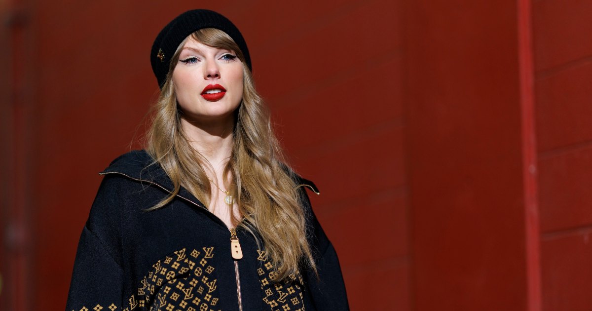 Love Taylor Swift's Gold Huggie Earrings? We Found a $15 Version