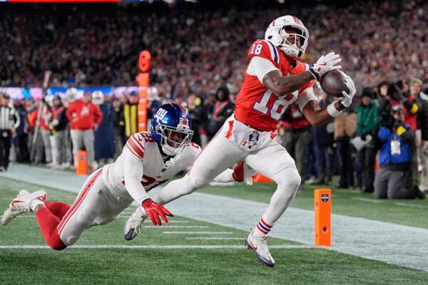 Patriots cruise to victory against struggling Giants