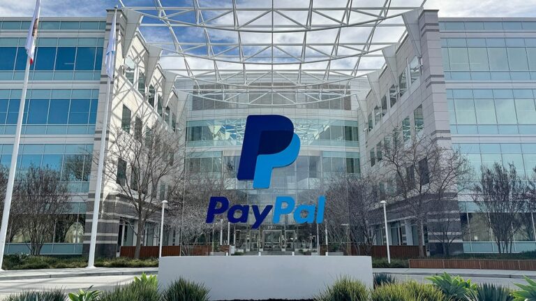 PayPal plans to launch bank serving small businesses around the US